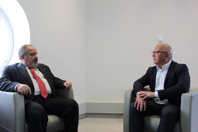 Cs recibe al decano del Colegio de Abogados por el plan para que un juzgado concentre todas las demandas por hipotecas