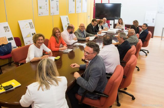 El equipo de Gobierno mantiene abiertas las negociaciones con el resto de grupos para aprobar el Presupuesto municipal de 2018