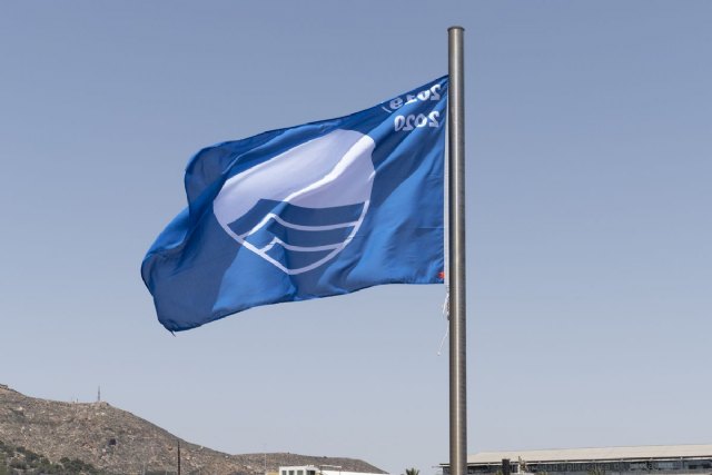 Cartagena revalida las siete banderas azules en sus playas