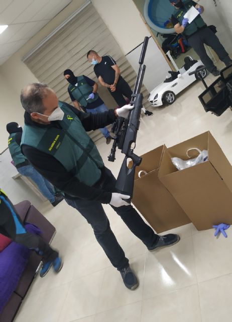 La Guardia Civil desmantela en Cartagena una organización criminal que dirigía una treintena de puntos de venta de droga