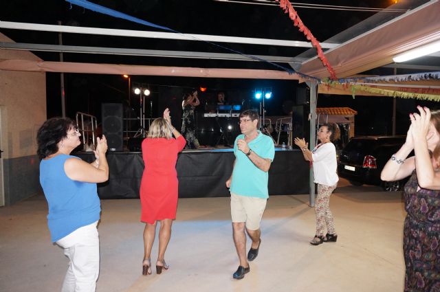 Las fiestas de El Palmero arrancaron con música y baile