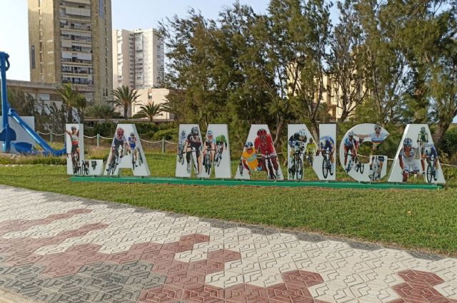 La Manga estrena imagen dando la bienvenida a la Vuelta Ciclista a España