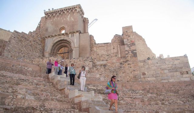 Visitas guiadas y ampliacion de horarios en Cartagena Puerto de Culturas y el Museo del Teatro Romano por el Puente del Pilar