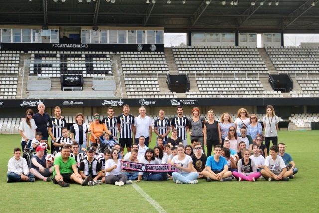 El Programa ADE reúne en el Cartagonova alumnos del Primitiva López con jugadores del Efesé