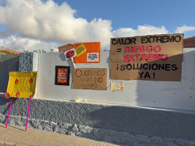 MC fuerza la instalación de fuentes de agua fría en los colegios de Cartagena