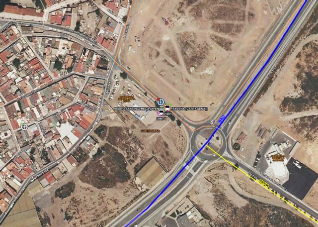 Dos heridos tras la colisión de un turismo contra un árbol en Cartagena