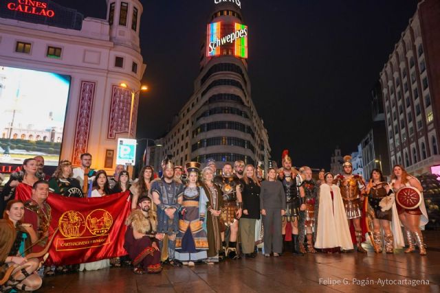 Carthagineses y Romanos pasean las fiestas por Madrid como broche a FITUR