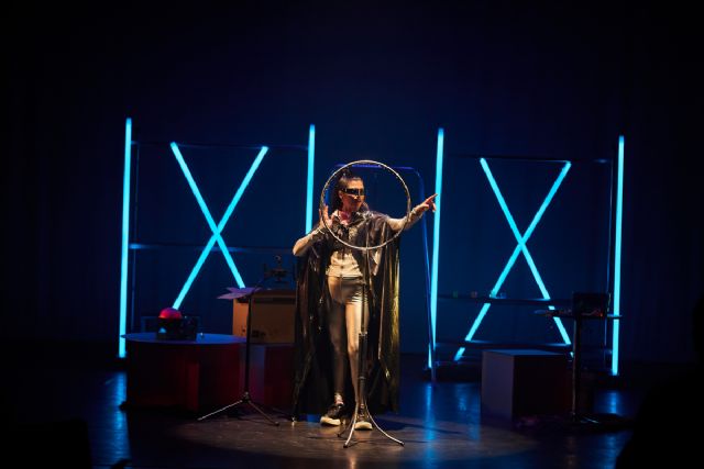 SAMPLER, una función teatral sobre las nuevas tecnologías, este jueves en El Luzzy