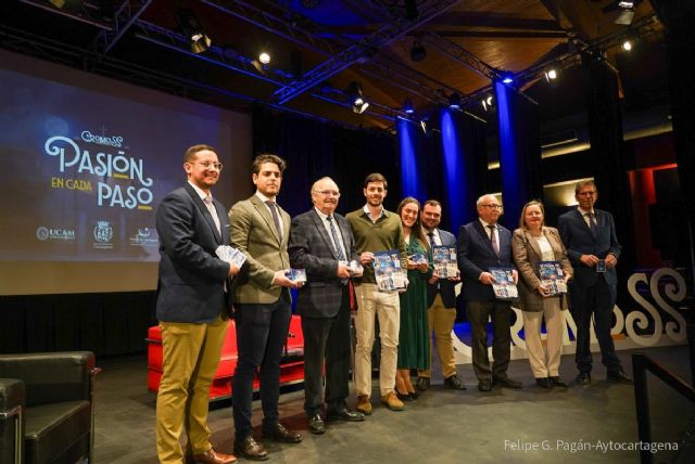 La Semana Santa de Cartagena ya cuenta con su propia colección de cromos para fomentar la tradición entre los más jóvenes