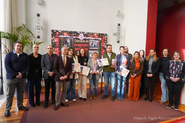 El Concurso de Escaparates de Navidad premia en su XV edición a los establecimientos de barrio