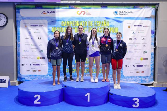 Alba Rubio, del Club Natación Marina Cartagena Áncora, se convierte en triple campeona de España Junior