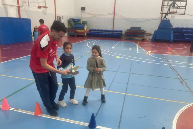 Tenis de mesa y baminton en la XX Semana Deportivo Cultural del CEIP Virgen del Carmen a través del Programa ADE