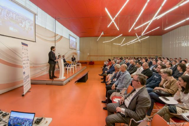 Un centenar de especialistas debaten en Cartagena sobre el futuro de la industria química regional