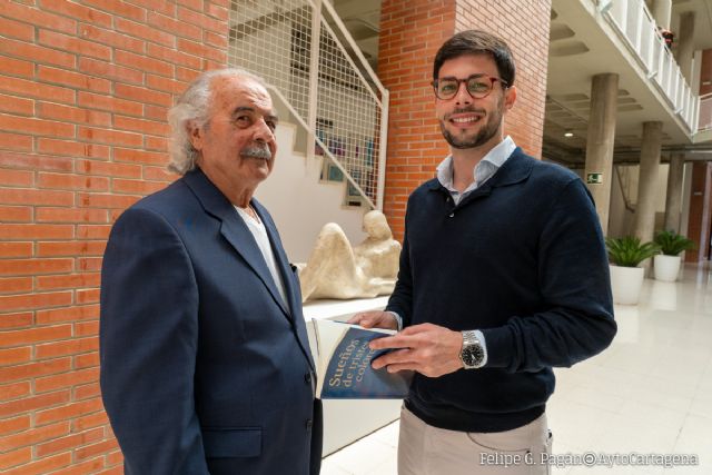 El escritor cartagenero Peter Fern publica su tercera obra ´Sueños de tristes colores´