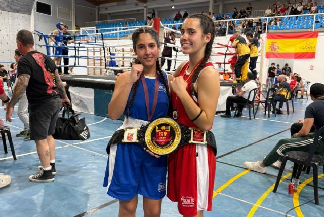 Laura Álvarez y Ainara García triunfan en el Campeonato Regional de Boxeo