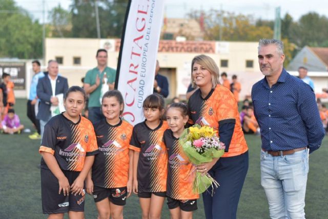 Nueva Cartagena estrenará césped artificial en su campo de fútbol 5