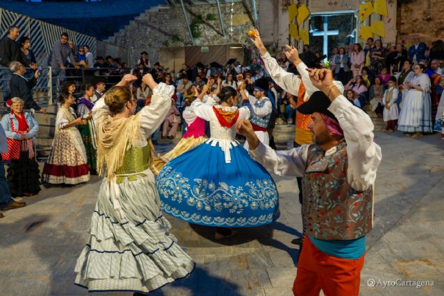 Cartagena vive un fin de semana multitudinario con las Cruces de Mayo