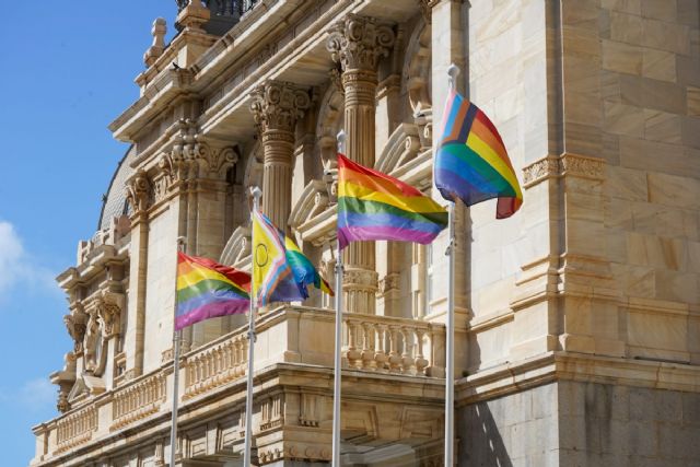 Cartagena iza la bandera arcoíris por el Día Internacional contra la LGTBIfobia
