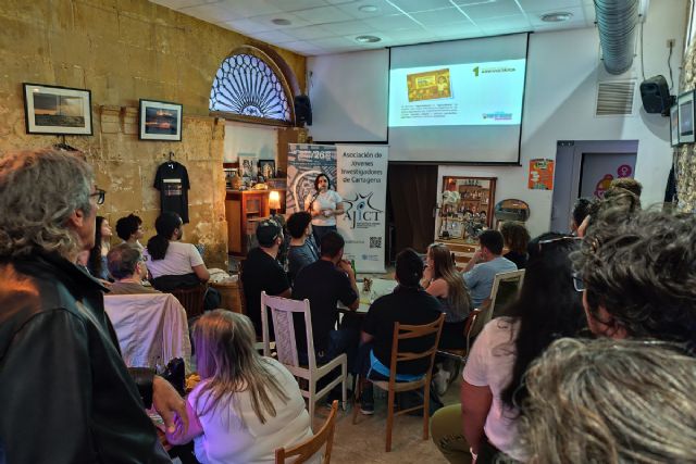 Cartagena llena sus bares de ciencia con una nueva edición de Pint of Science