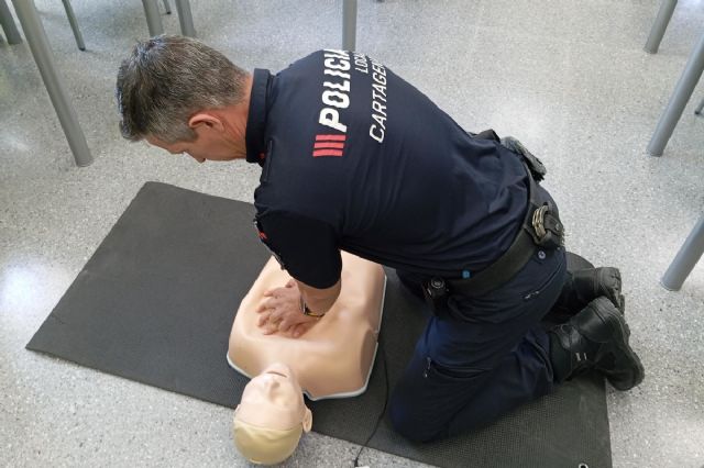 La ESPAC imparte un curso de primeros auxilios y manejo del desfibrilador para Policías Locales en Cartagena