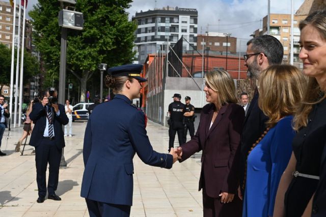 La Princesa de Asturias inicia en Cartagena una jornada de reconocimiento institucional en la Región