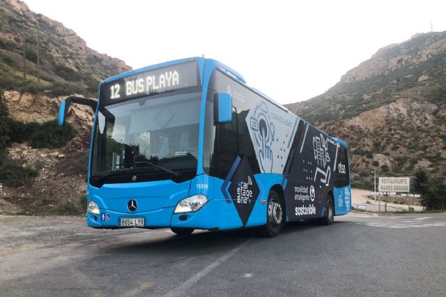 En marcha el bus playa para ir de Cartagena a Cala Cortina y El Portús