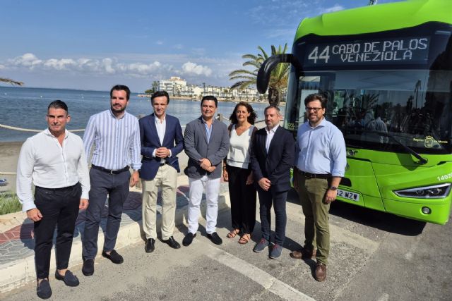 Más autobuses en La Manga y Cabo de Palos este verano