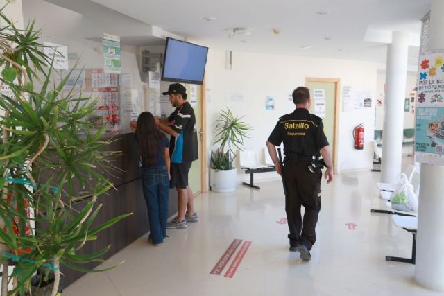 El consultorio médico de La Aljorra incorpora un servicio de vigilancia para reforzar la seguridad