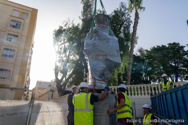 Culmina la instalación del monumento a Alatriste que se inaugura el viernes en un acto abierto al público