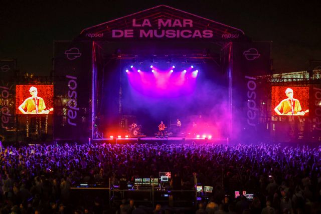 Miles de personas vibran en el Día Repsol de La Mar de Músicas con los conciertos de Xoel López y Mind Enterprises en el Puerto de Cartagena