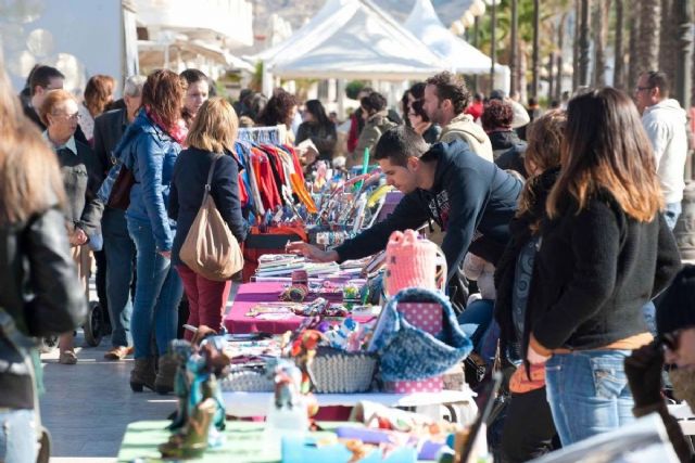 La feria de artesanía El Rincón Creativo regresa este sábado a la plaza Castellini