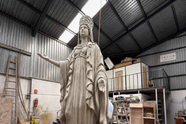 El Ayuntamiento renueva las esculturas de la entrada al Campamento de Carthagineses y Romanos