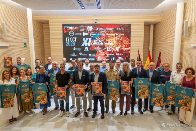 500 senderistas y 1.300 corredores disfrutarán de la fachada marítima de Cartagena con la 10k del Puerto