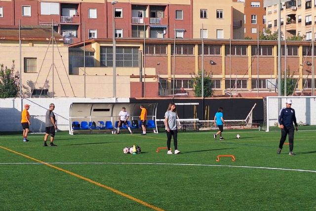 Ayuntamiento y UCAM inician nueva edición de ´Walking Football´ en Ciudad Jardín