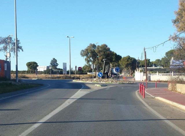 MC solicita la mejora en la señalética de la rotonda del Polígono Santa Ana