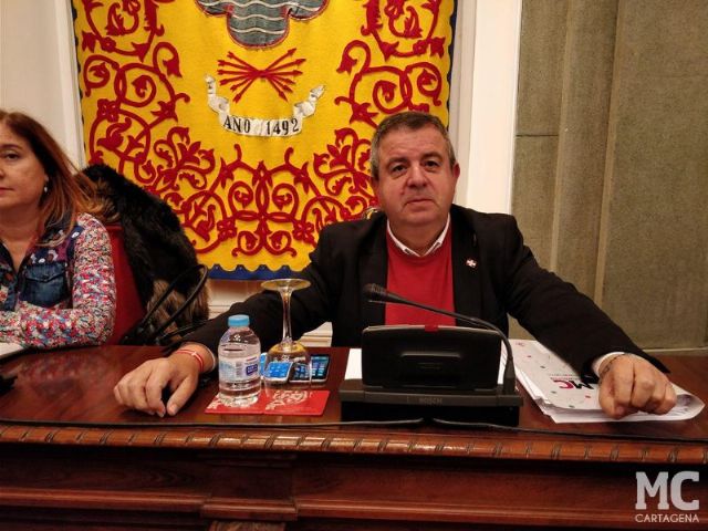 El sector del taxi recibe el respaldo del Pleno a iniciativa de MC Cartagena