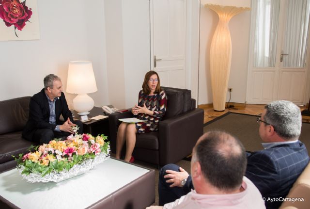 Ayuntamiento y Plasticos Romero marcan una hoja de ruta para afianzar el futbol sala en Cartagena