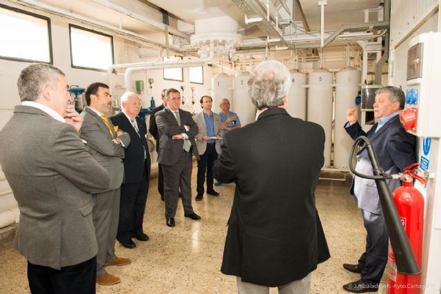 El alcalde se compromete a llevar al pleno las necesidades del Hospital de Caridad