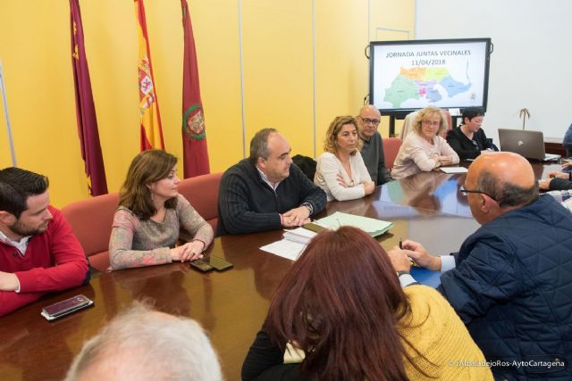 El equipo de Gobierno apremia a las Juntas Vecinales a sacar los contratos por lotes