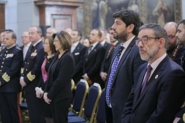 El presidente Fernando López Miras asiste a  la misa con motivo del día de la patrona de Cartagena,  la Virgen de la Caridad