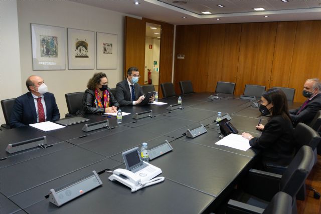 Autoridad Portuaria de Cartagena y ADIF acuerdan impulsar las inversiones ferroviarias para la puesta en marcha de la intermodalidad en el Puerto de Cartagena