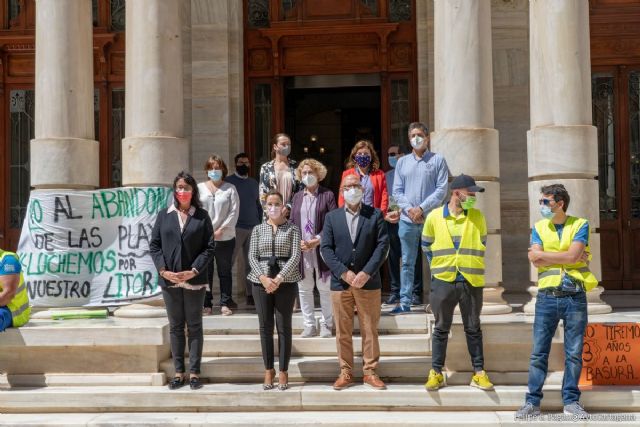Minuto de silencio para las víctimas del Covid y reconocimiento a los enfermeros