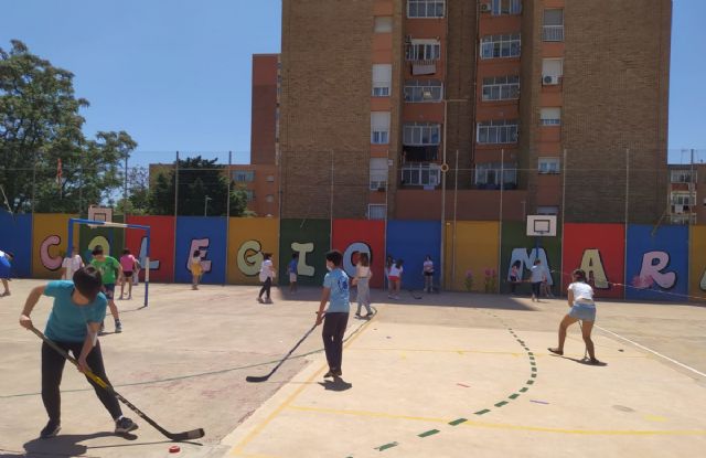 El Programa ADE acerca el hockey en línea al CEIP Mare Nostrum