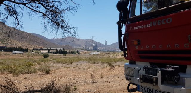Diputados y concejales de Ciudadanos se desplazan hasta el Valle de Escombreras tras la avería en la refinería de Repsol