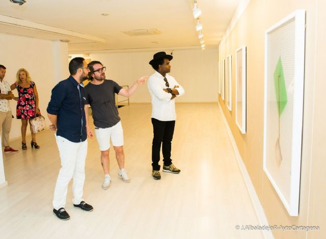 El trabajo y la desigualdad se analizan en la exposicion El Ladrillo del chileno Patrick Hamilton en La Mar de Arte