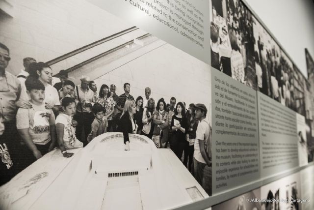 Una exposición fotográfica rememora los primeros diez años del Museo Teatro Romano