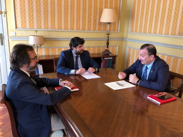 López Miras se reúne con el decano del Colegio de Abogados de Cartagena