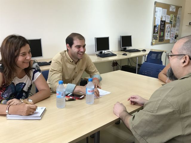 MC alerta de la posible suspensión del servicio de las aulas municipales de libre acceso a internet