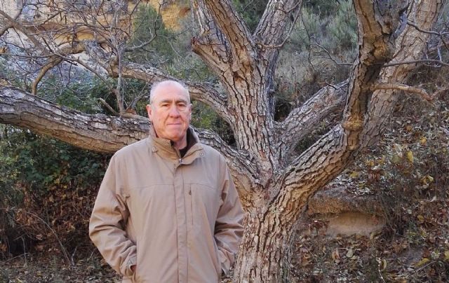 Leer, Pensar, Imaginar presenta el libro ´Y también se Vivía´ del autor Jesús López García