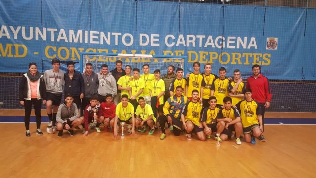 El equipo escolar del IES Los Molinos gana el Torneo de Futbol Sala Juvenil Escolar